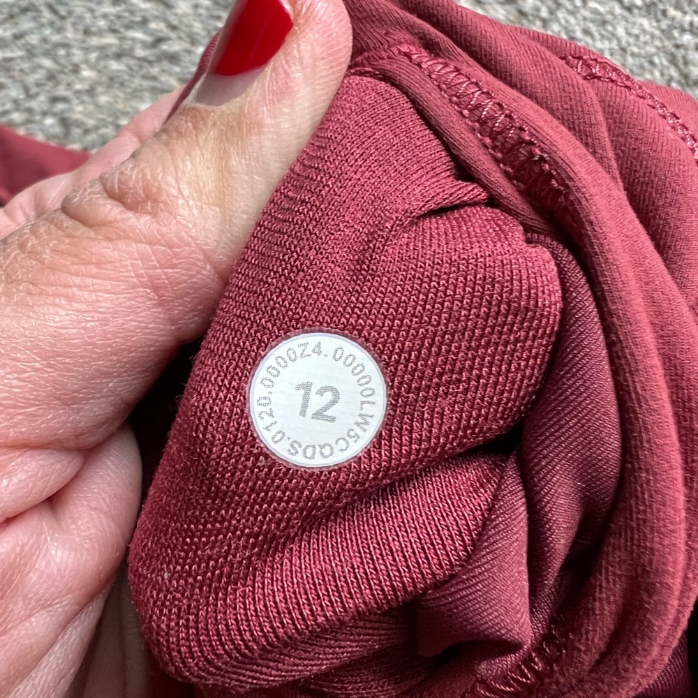NWOT Lululemon Wunder Train High-Rise Tight 25"
Chianti - Picture 6 of 7
